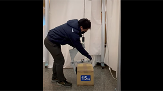 動画のサムネイル03