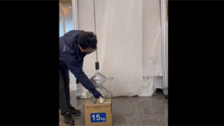 動画のサムネイル01